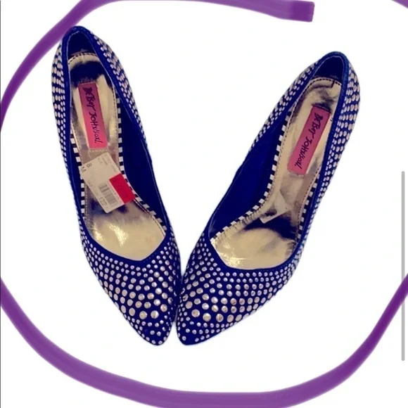 NWT 149.00 Shoes. Betsey Johnson Faawn Blue Heels, Size 8. Read thoroughly. 🎉HP - Picture 9 of 16